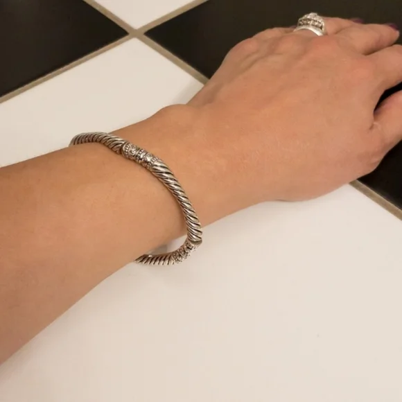 Bracelet/Bangle - Picture 2 of 4